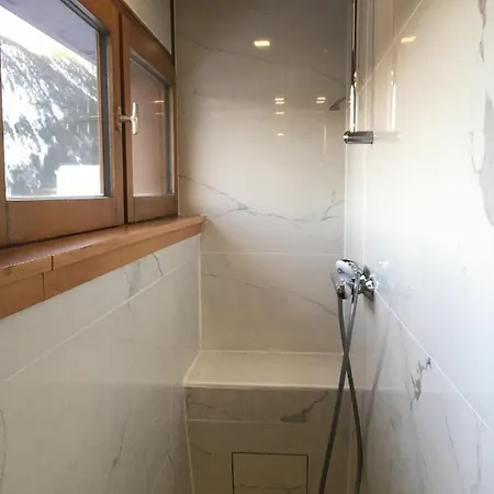 Le Solaret Lägenhet